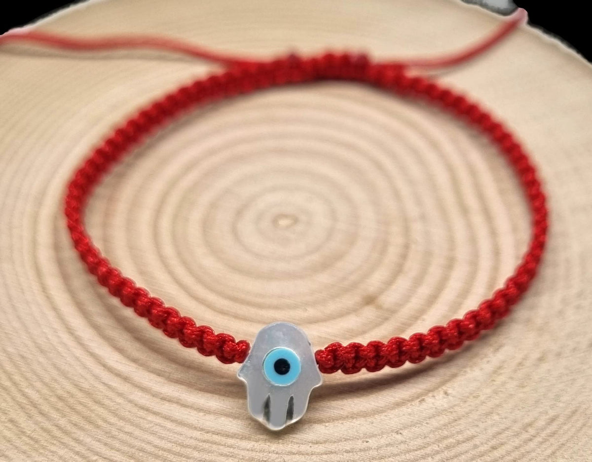 MYSTIC JEWELS By Dalia - Pulsera hilo de macrome Rojo con nácar y ojo turco, para buena suerte, protección Mal de Ojo, Good Luck (Mano - Rojo)