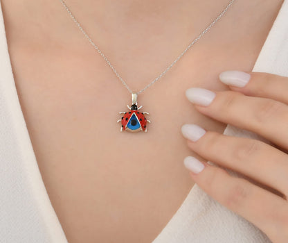 MYSTIC JEWELS By Dalia - Colgante de Plata de Ley 925 con Mariquita Roja y Mal de Ojo de Cristal para Protección y Buena Suerte, Kids, Niñas