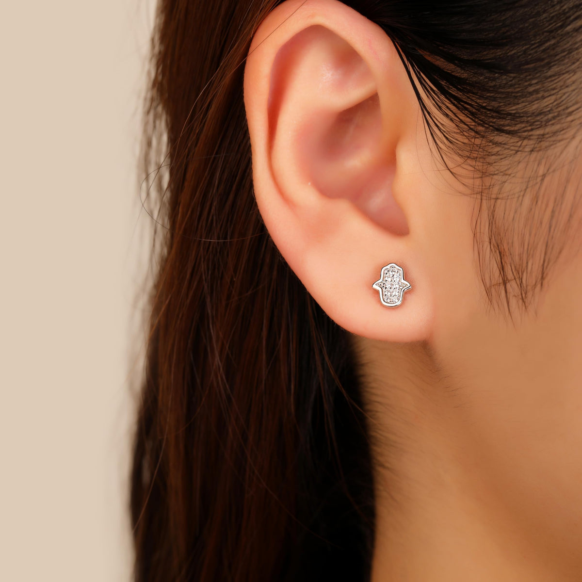 MYSTIC JEWELS - Pendientes Mano de Fátima Plata 925, Mini Hamsa con Circonitas, Antialérgicos, Minimalista, Joyería de Protección, Incluye Caja de Regalo + una pulsera de ojo turco