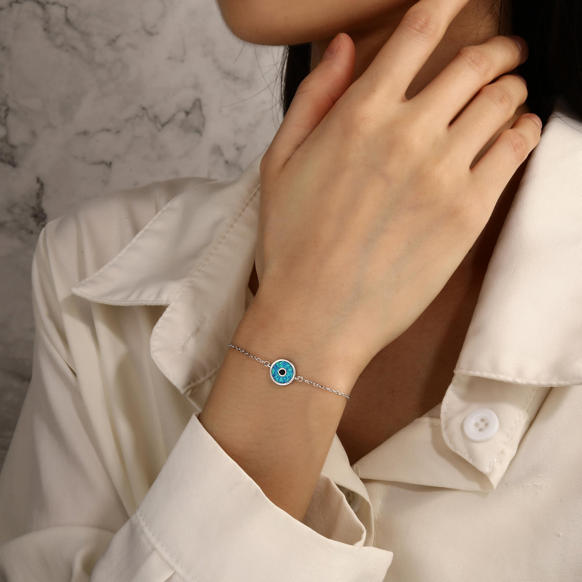 MYSTIC JEWELS – Pulsera Ojo Turco de Ópalo Sintético – Plata de ley 925 con Baño de Rodio – Diseño Redondo Elegante – Ajustable 16 + 3 cm – Con Bolsita de Regalo