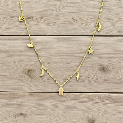 MYSTIC JEWELS - Collar Plata 925 Bañada en Oro – 7 Dijes: Triángulo, Ojo, Luna, Estrella, Rayo, Alas y Mano de Fátima con Circonita, Ajustable con Caja de Regalo